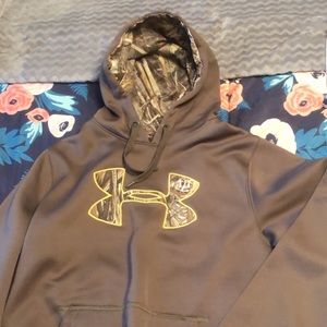 Men’s under armour hoodie